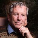 Amos Oz