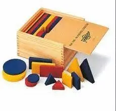 Bloques Logicos de Madera en Caja de Madera Ref:14