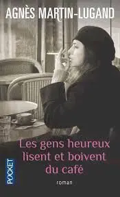Les Gens Heureux Lisent Et Boivent Cafe