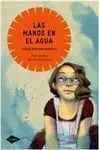 Las Manos en el Agua