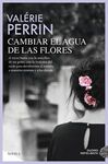 VIOLETTE. CAMBIAR EL AGUA DE LAS FLORES