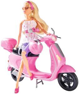 STEFFI LOVE- CON SCOOTER