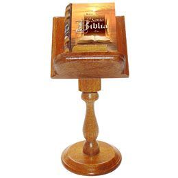 LA SANTA BIBLIA CON ATRIL Y LUPA