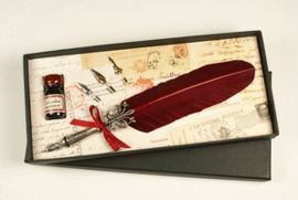 SET PLUMA DECORADA ROJA CON 4 PLUMINES Y TINTA 10