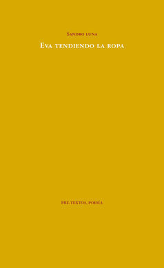 EVA TENDIENDO LA ROPA