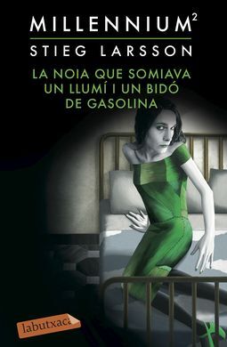 LA NOIA QUE SOMIAVA UN LLUMI I UN BIDÓ DE GASOLINA