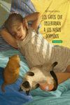 GATOS QUE OBSERVABAN A LOS NIÑOS DORMIDOS,LOS