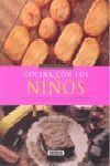 COCINA CON NIÑOS.(EN LA COCINA)